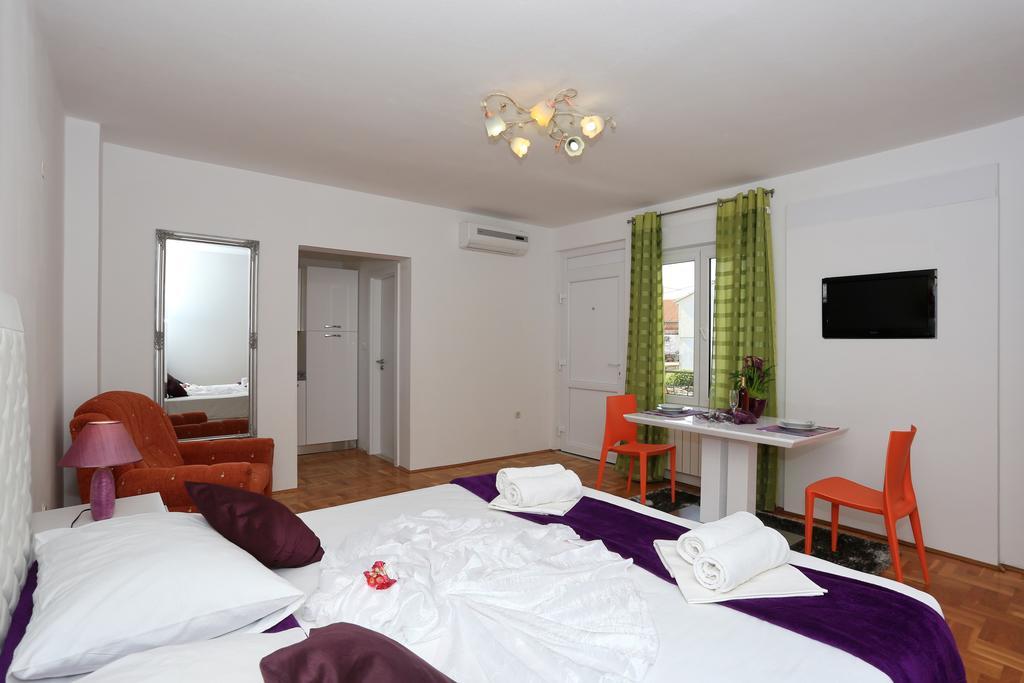 Apartments Maruna Self Check-In Задар Екстериор снимка