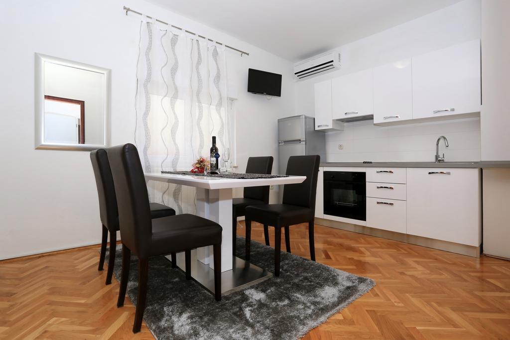 Apartments Maruna Self Check-In Задар Екстериор снимка