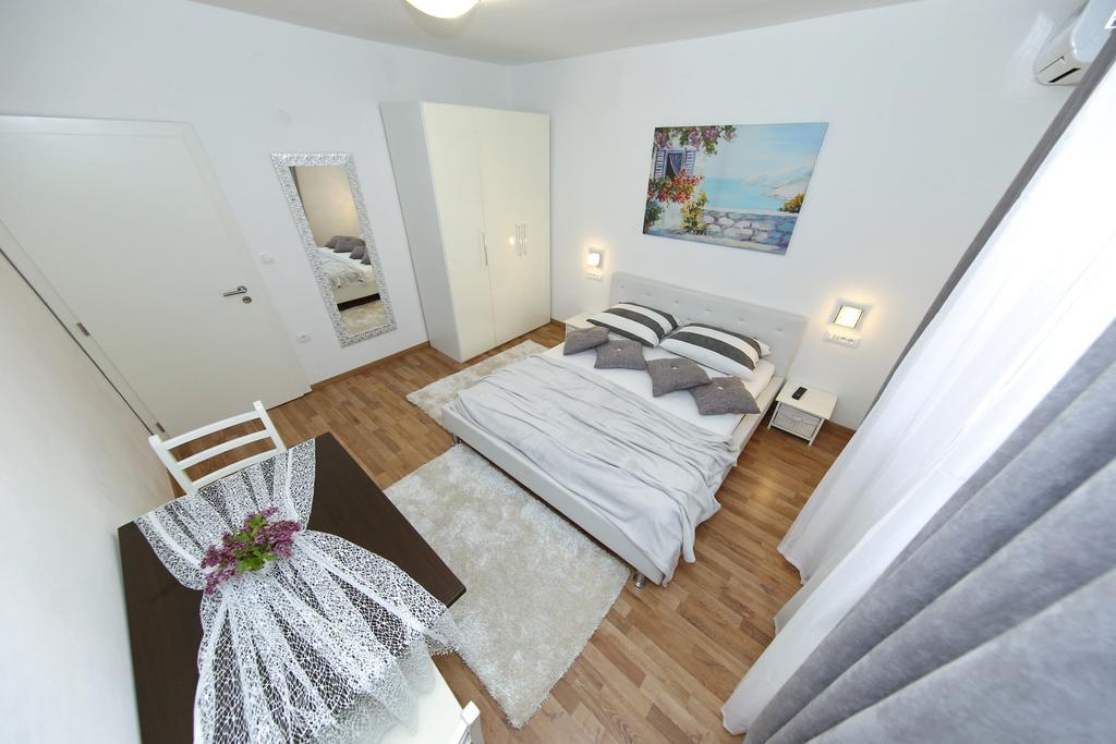 Apartments Maruna Self Check-In Задар Екстериор снимка
